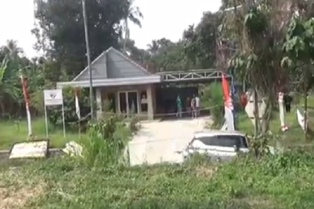 Ibu dan Anak Gadisnya...