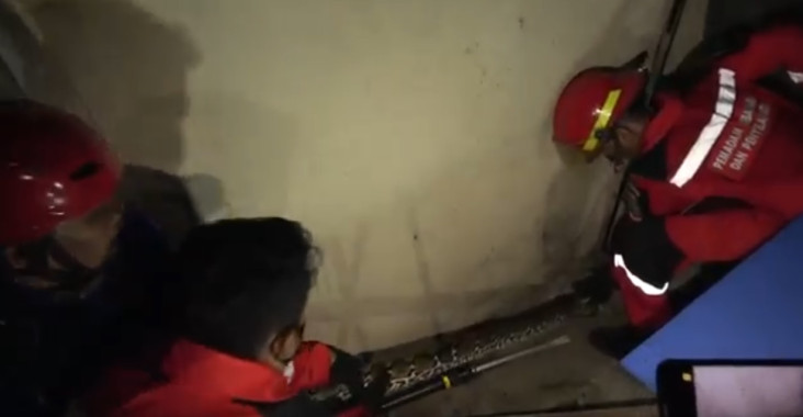 Resahkan Warga, Ular...