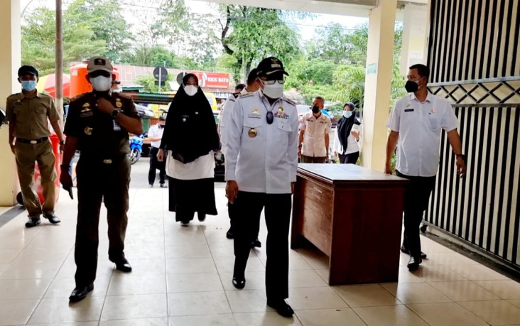 Taufan Pawe Ajak Pertahankan...