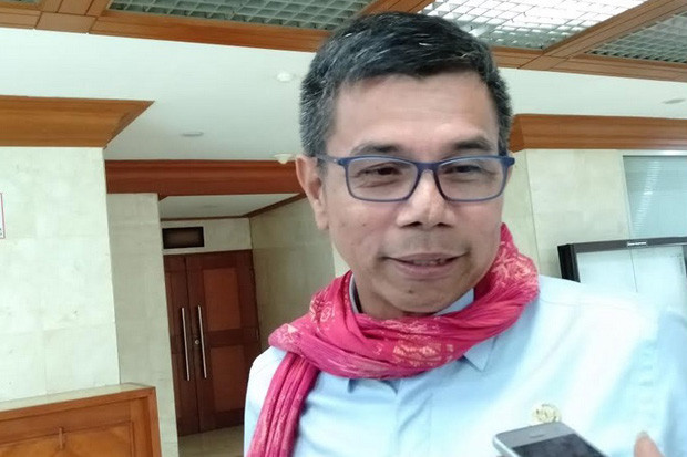 Diguncang Prahara, Demokrat...