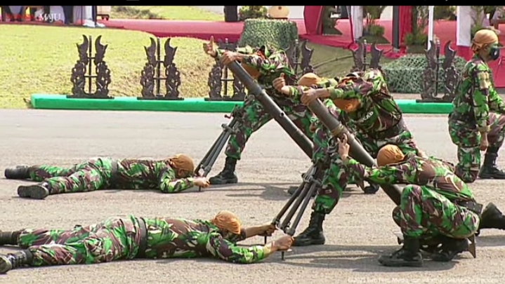 Jokowi: Anggota Komcad...