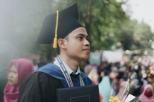 Universitas Negeri dan...
