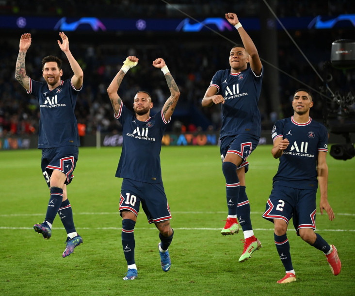 Belum Bersinar di PSG,...