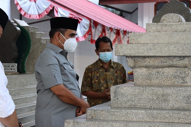 Ziarah ke Makam Pangeran...