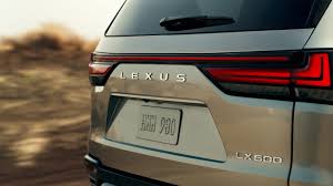 Pamer Pantat, Lexus...