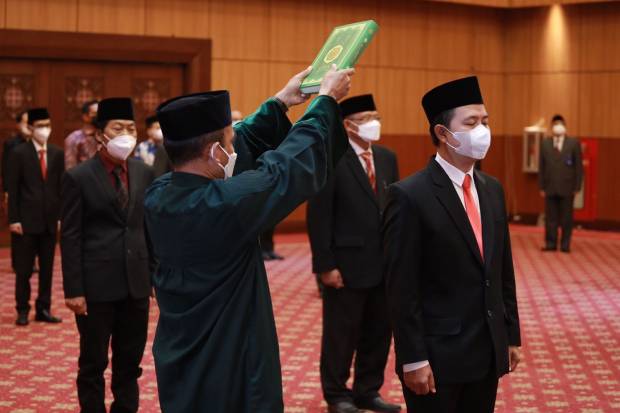 Dirjen PHU Menyambut...