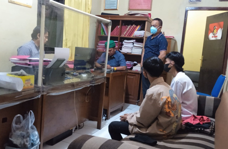Bernyali Besar, 2 Remaja...