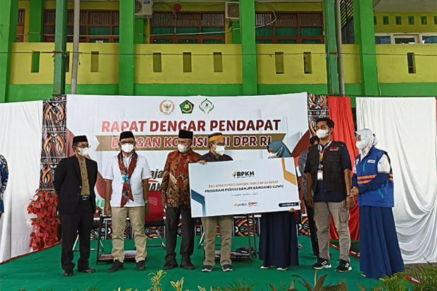 BPKH Bantu Korban Banjir...