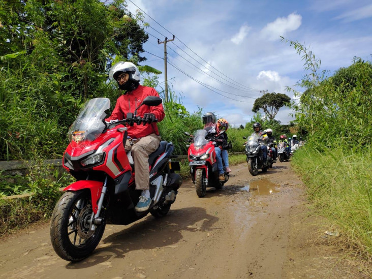 Cara Nyaman Naik Motor...