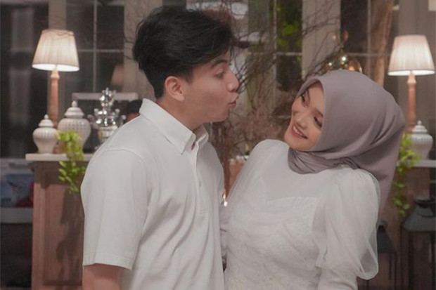 5 Selebriti Ini Jalani...
