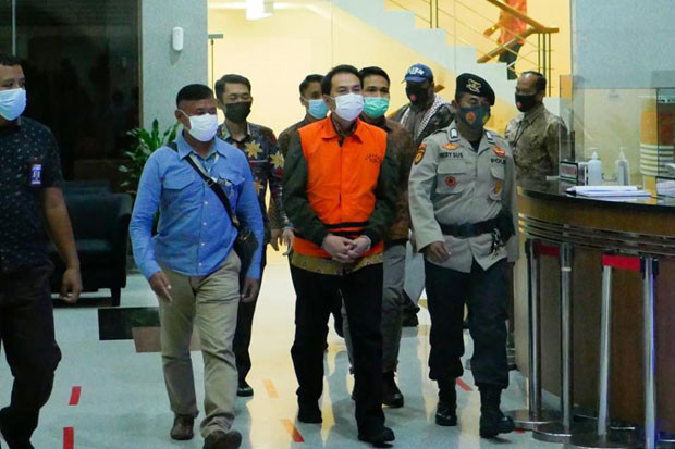 Hari Ini Azis Syamsuddin...