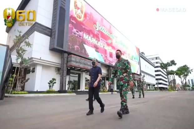 Mensesneg Bertemu Jenderal...