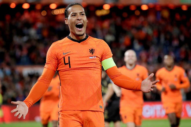 Van Gaal Puas Belanda...