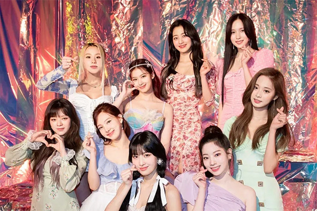 TWICE Debut di Chart...