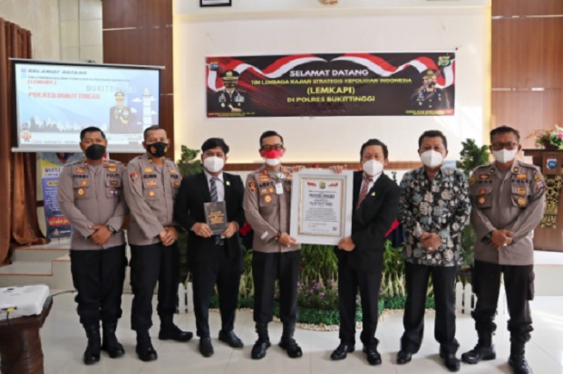 Buat Aplikasi Polisi...