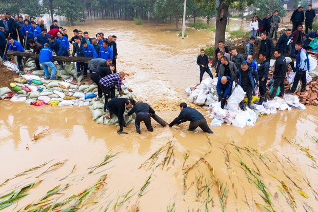 Hujan Deras Picu Banjir...