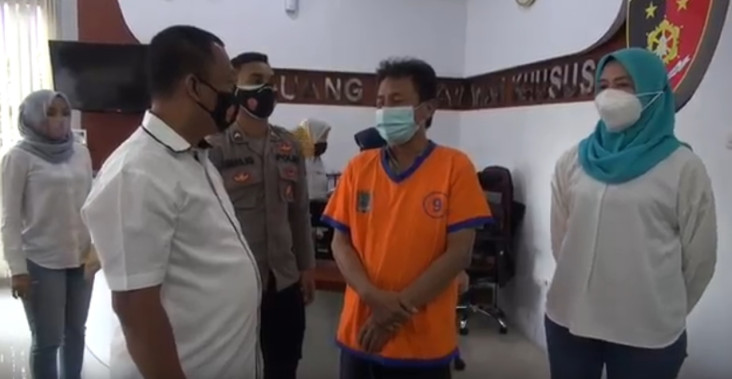 Sakit Hati Dilukai Wanita,...