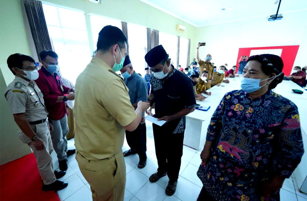 Bupati Pangkep Bagikan...