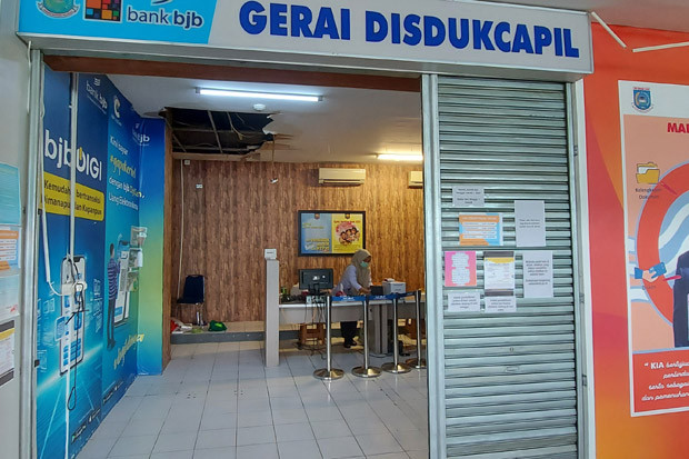 Plafon Gerai Disdukcapil...