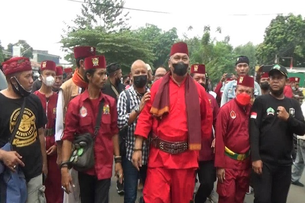 Oknum Ormas Hina Suku...