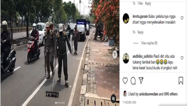 Satpol PP Bersih-bersih...