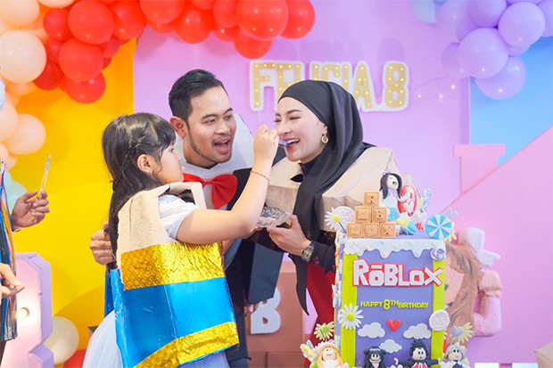Rayakan Ulang Tahun...