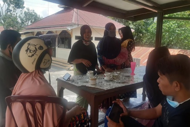 Kirim Foto-foto Telanjang...