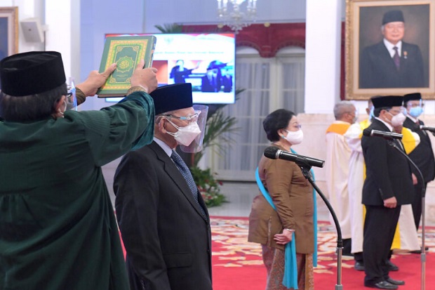 Pengangkatan Dewan Pengarah...