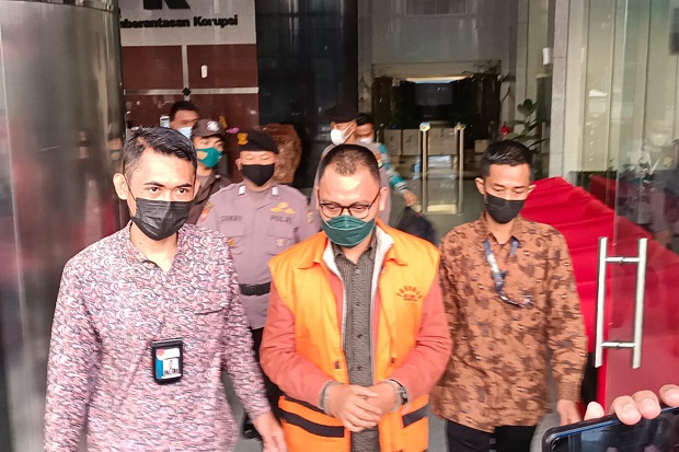 KPK Langsung Tahan Adik...