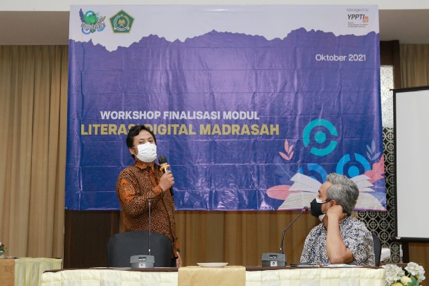 Literasi Digital Madrasah,...
