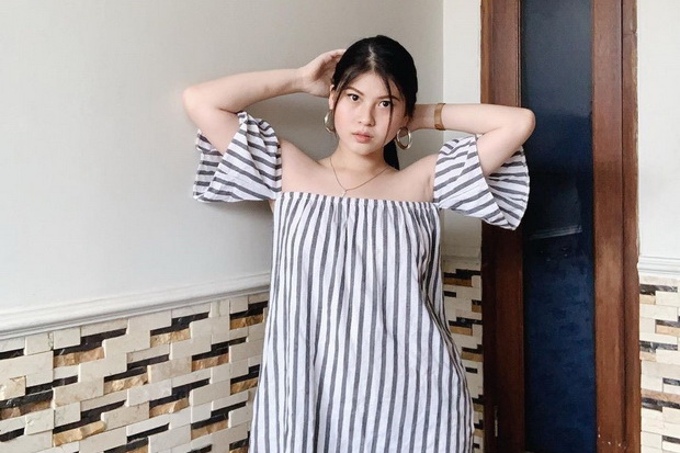Intip Cantiknya Mitzi...