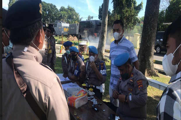 Oknum Polisi Miliki...