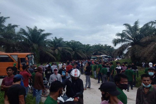 Dosen AH jadi Otak Perusakan...