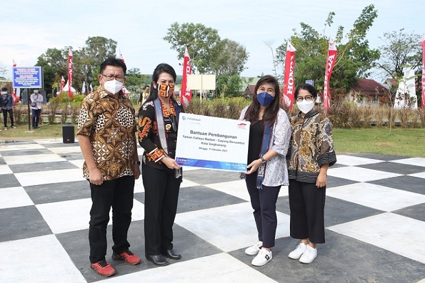 Revitalisasi Taman Cahaya...