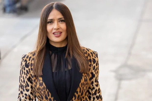 Salma Hayek Jelaskan...