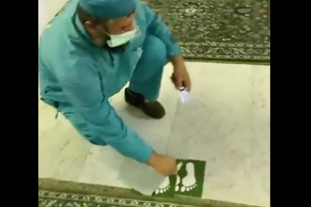 Viral, Video Petugas...