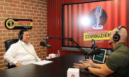 Alat Podcast Deddy Corbuzier...