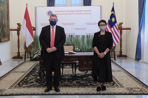 Perlombaan Senjata di...