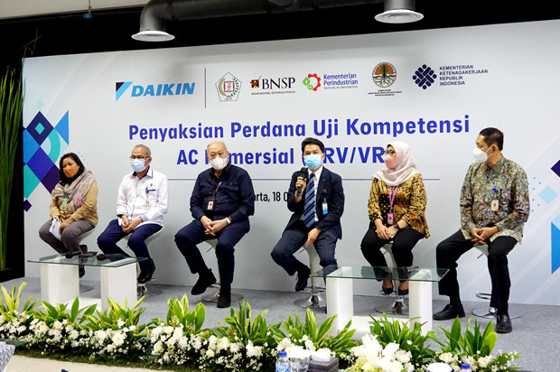 KLHK Ingatkan Teknisi...