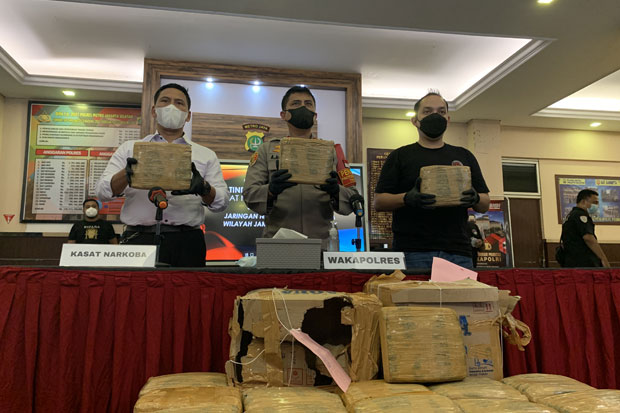 Bekuk Bandar, Polisi...
