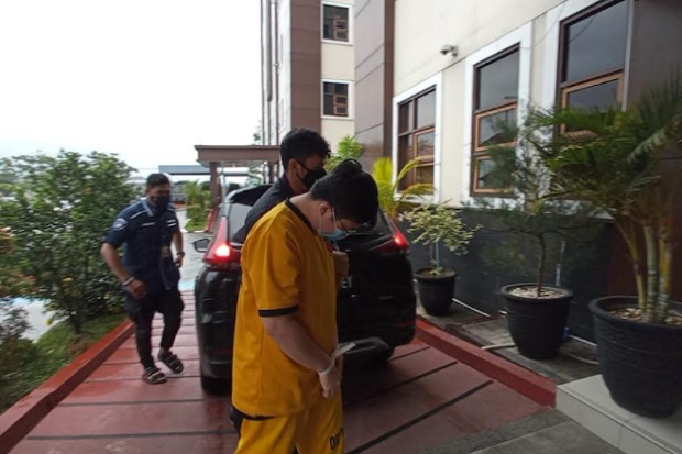 Kendalikan Puluhan Aplikasi...