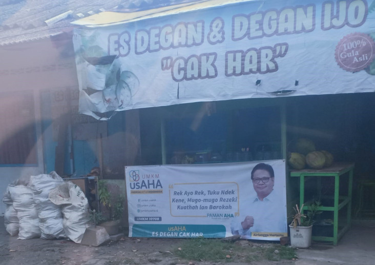 Spanduk Airlangga Hartarto...