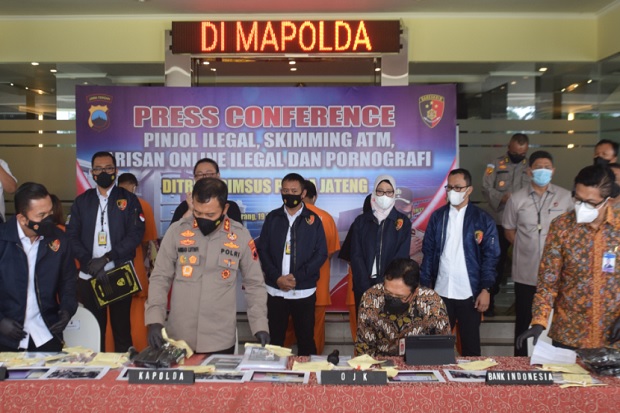 Polda Jateng Buru Warga...