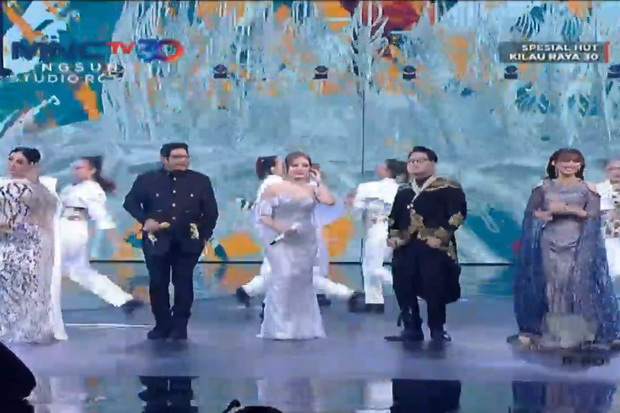 Pamerkan Kemampuan Berdangdut,...