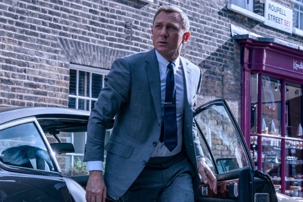 Pemeran James Bond dari...