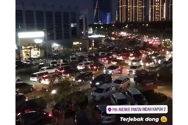 Pantai Indah Kapuk Macet...