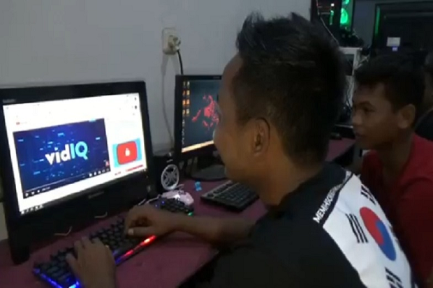 Jadi Youtuber Sejumlah...