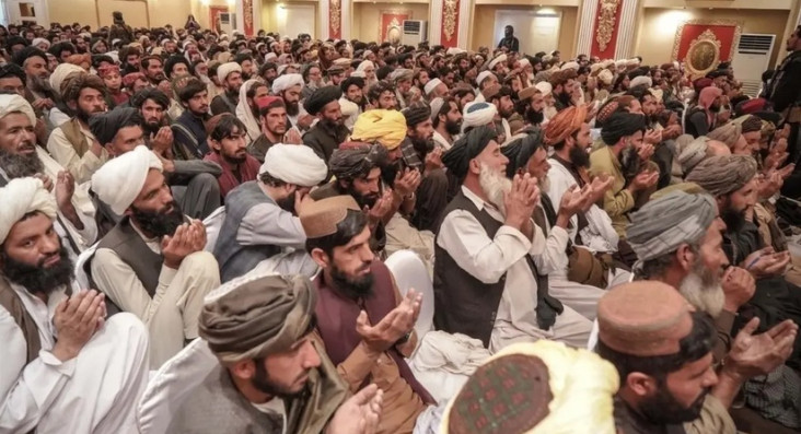 Taliban Beri Uang Tunai...