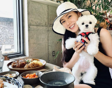 Son Ye-Jin Dandani Anjingnya...