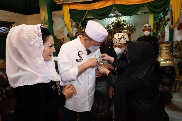 Hadiri Tradisi Panjang...